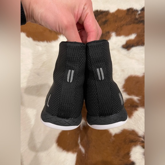 SOLD!!!! No Bull training shoes - Picture 5 of 6